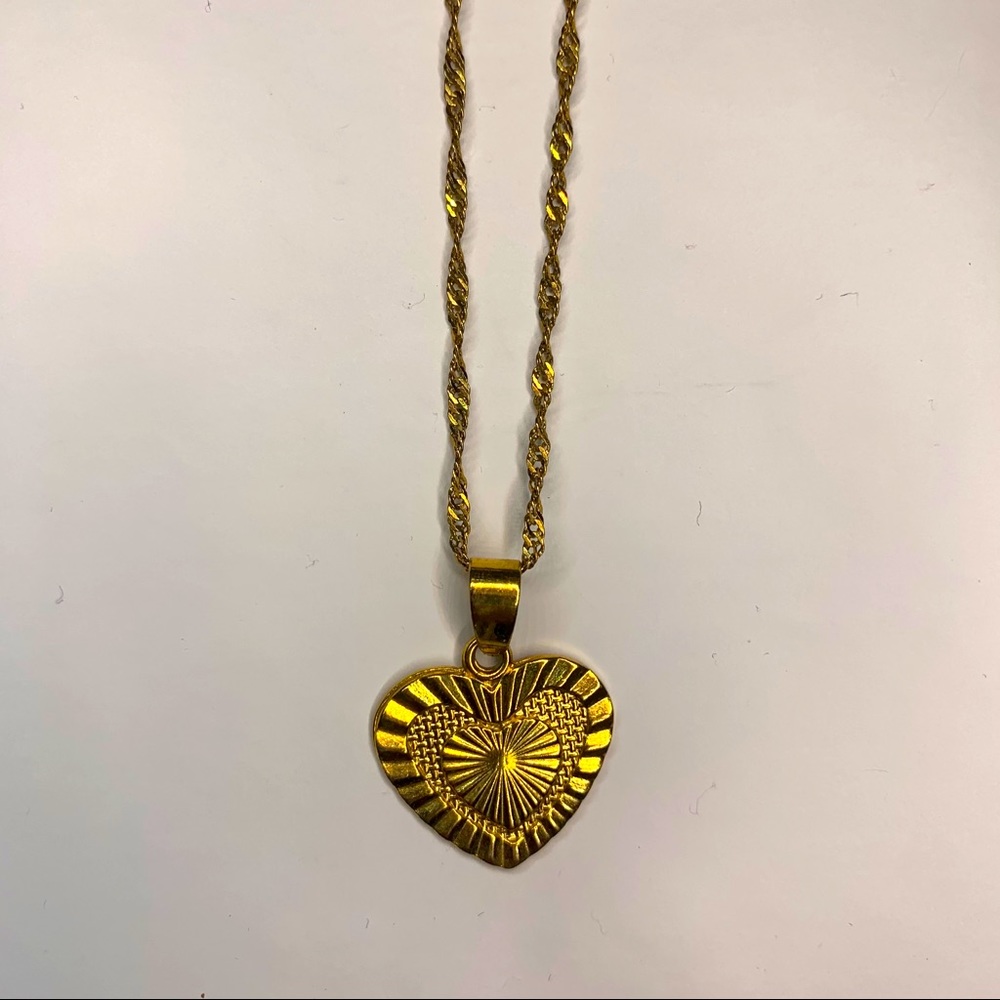 fashion nova heart necklace